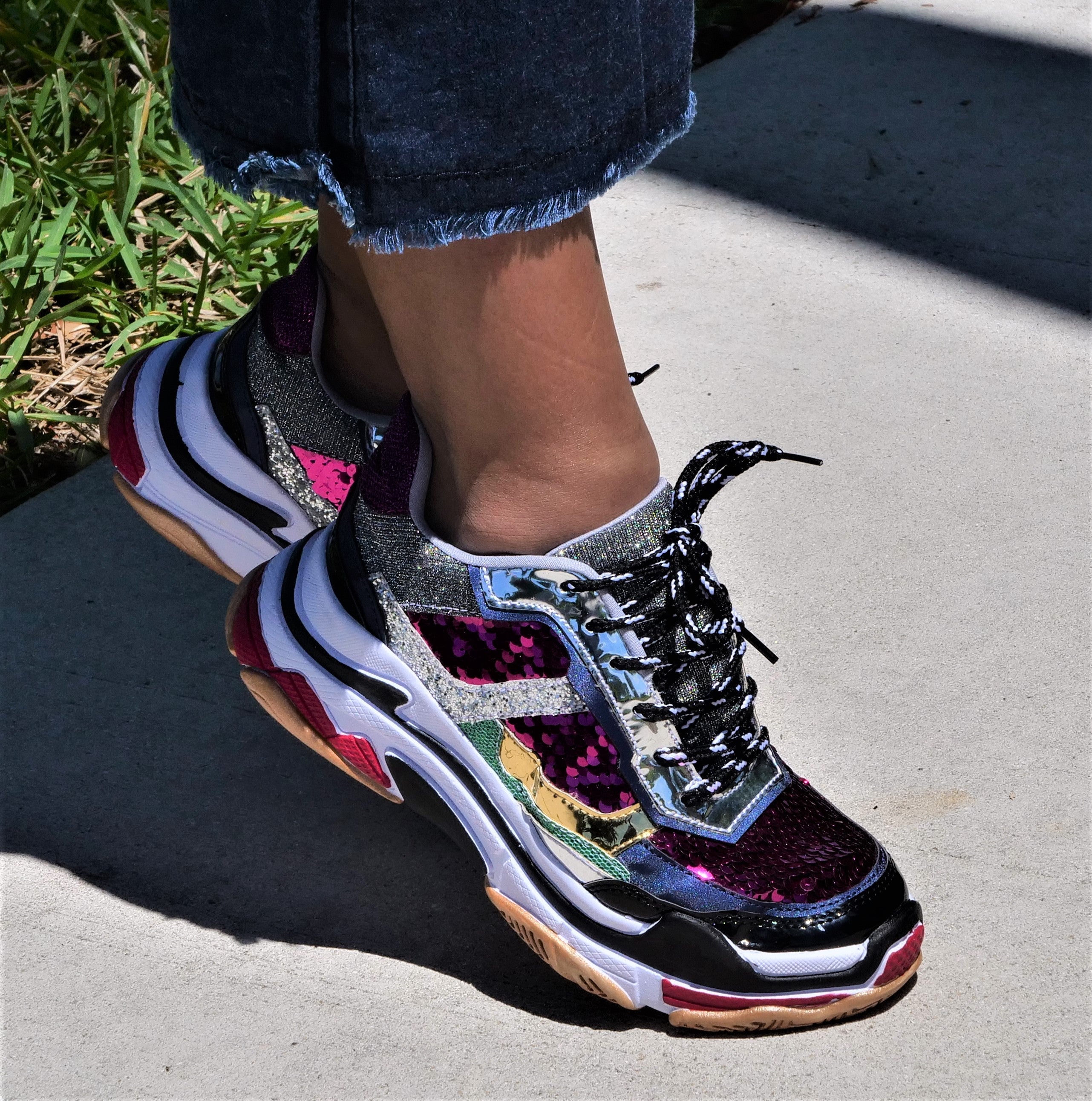 Red Sequin Sneakers - Alerrawia