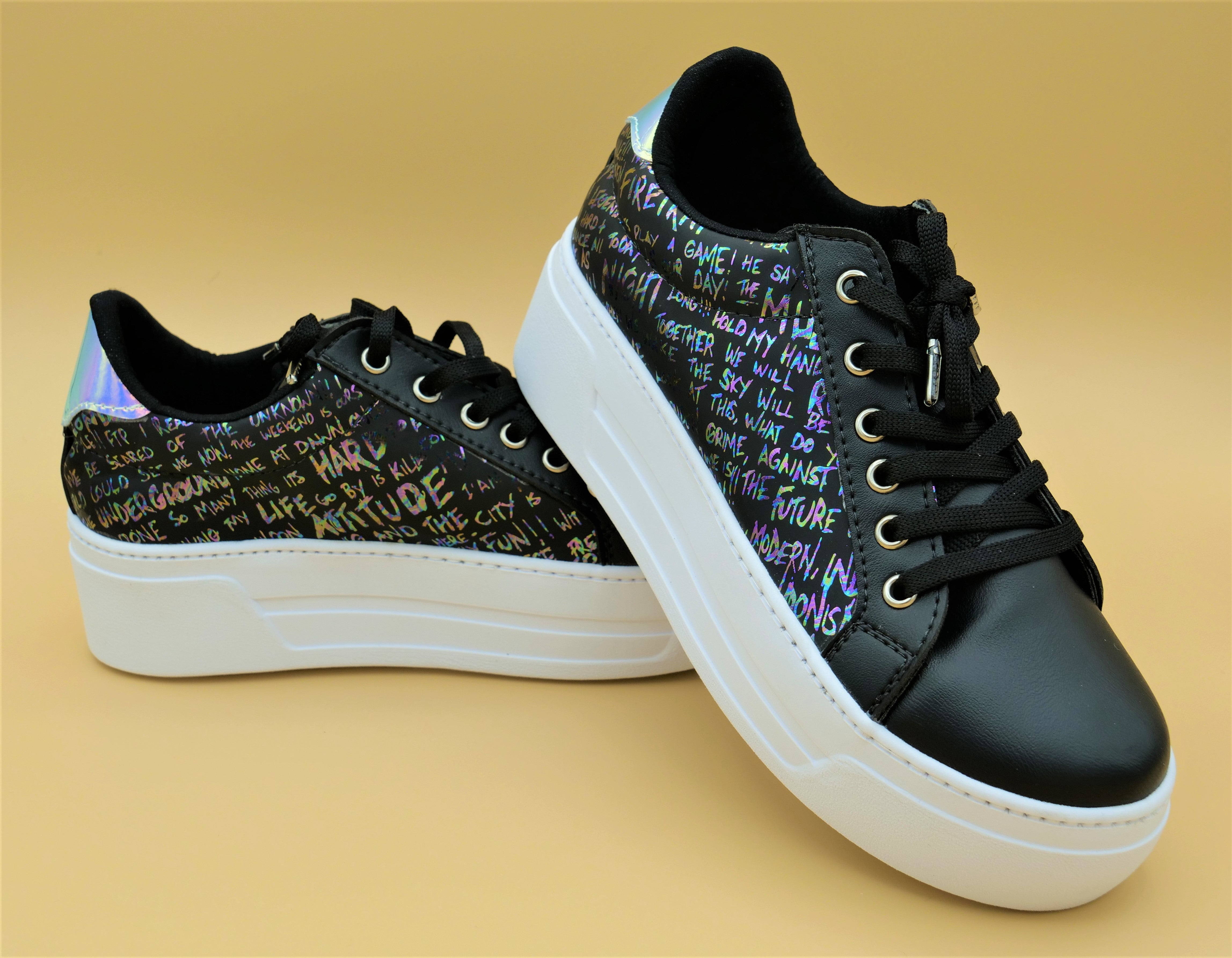 Black leteers Sneakers - Glozzom