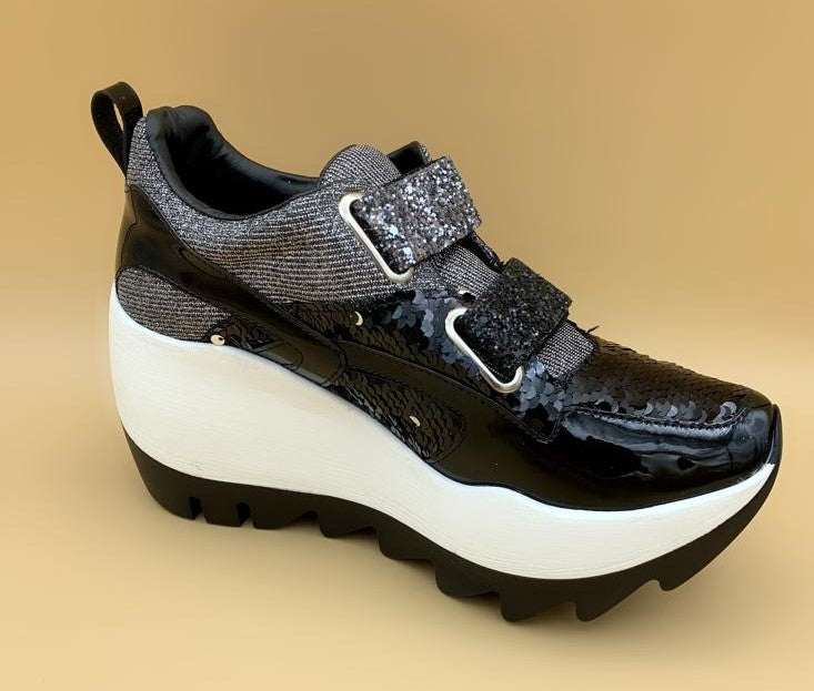 Glitter Sneakers (Black - White) - Chevesic