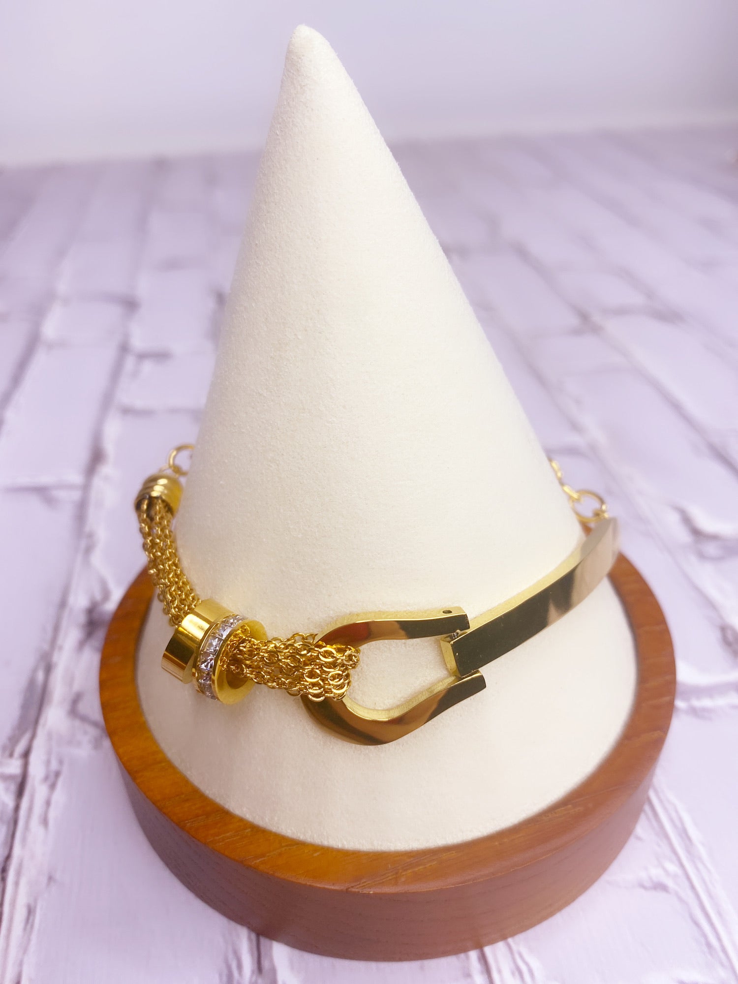 Cylindrical gold bracelet